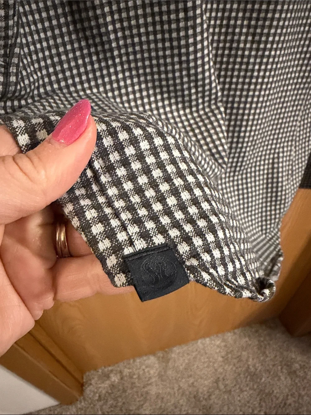 Lululemon Men's Commission Long Sleeve Button Up Shirt Medium Lunar Rock/Black - Picture 9 of 10